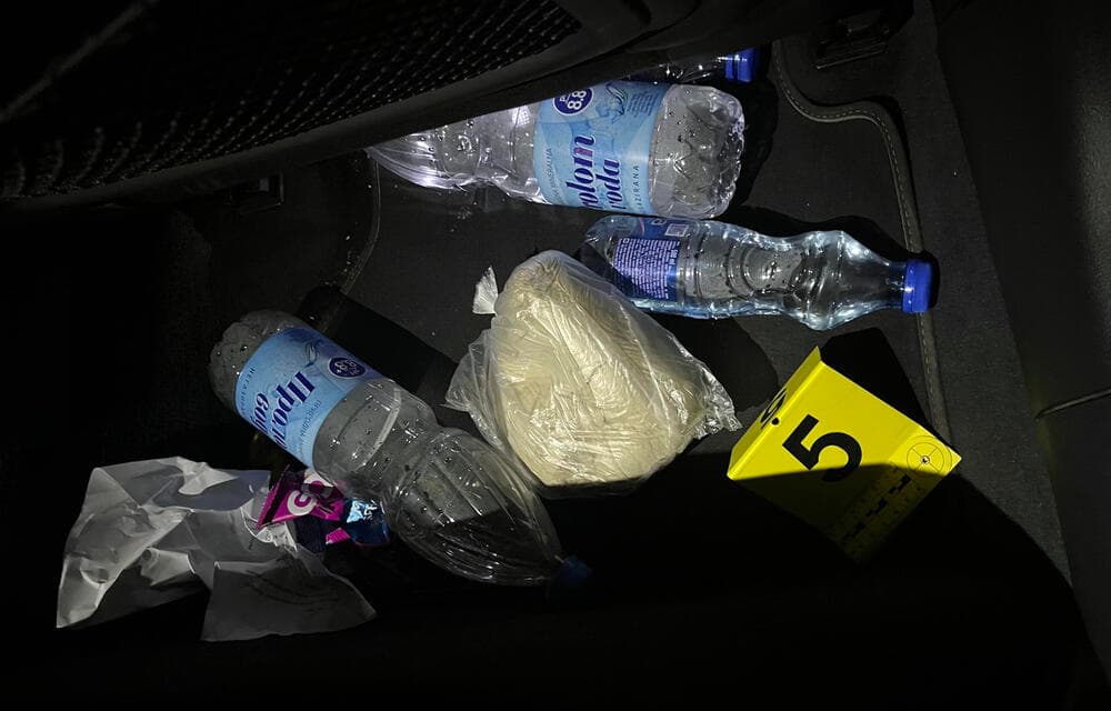 Slika uz članak: Droga pronađena na Savskom vencu: Policija češlja sve, automobil, stan i prostorije zgrade (FOTO)
