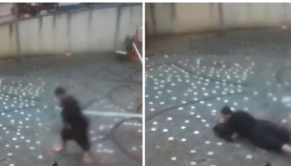 Slika uz članak: Bosonog stao u baru pa pao kao pokošen! Jeziv snimak nesreće u Turskoj: Dečak poginuo usled jakog nevremena (VIDEO)