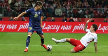 Slika uz članak: Zlomislić zaključao mrežu u Varšavi: BiH osvojila bod protiv Poljske