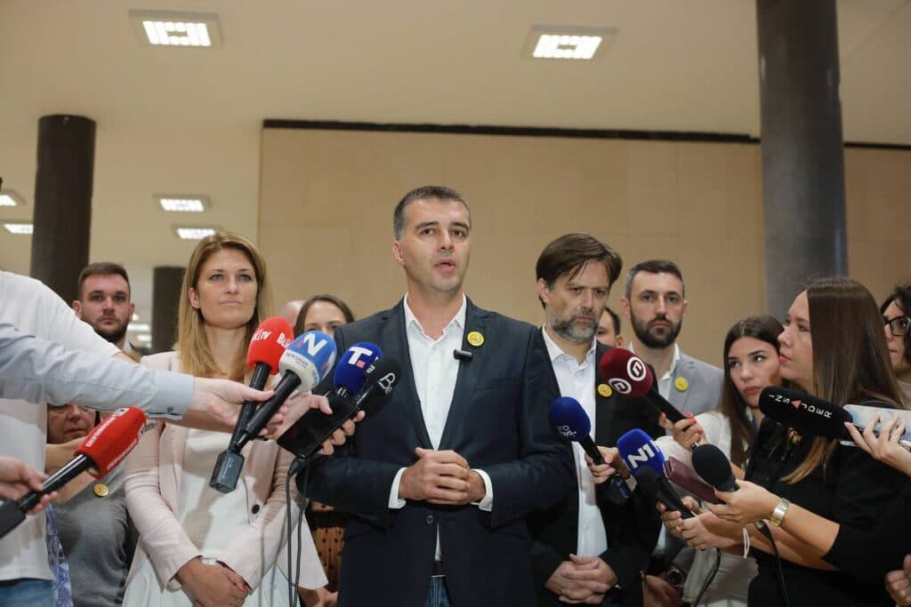 Slika uz članak: Kreni-Promeni: Građani se sve više žale na opstrukcije glasanja u inostranstvu