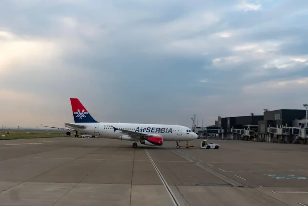 Slika uz članak: Nema poveđenih prilikom oštećenja aviona Er Srbije na aerodromu Pariz Šarl de Gol