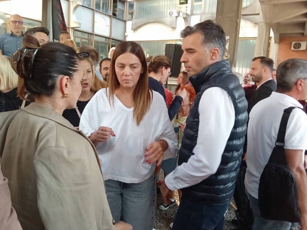 Slika uz članak: Aleksandar Šapić i Tatjana Mićić u Tužilaštvu: Gradonačelnik Beograda saslušan a odbornica dala izjavu kao oštećena i svedok