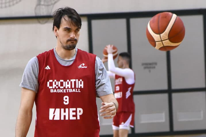 Slika uz članak: Dario Šarić upisao tek jedan poen u porazu Anadolu Efesa kod Olympiacosa