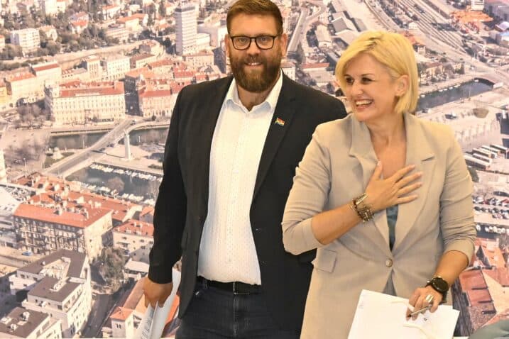 Slika uz članak: Riječka politička matematika. Most okrenuo leđa Ivi Rinčić, ali leđa joj drži – HDZ