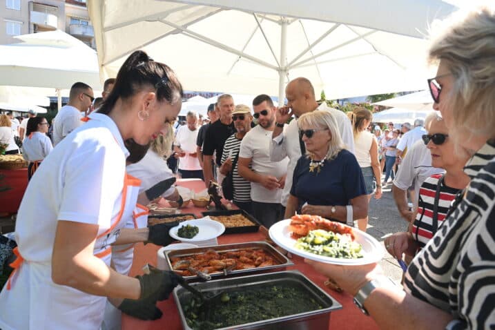 Slika uz članak: Novljanski gušti: Velik izbor delicija, kapljica dobrog vina i sjajna atmosfera