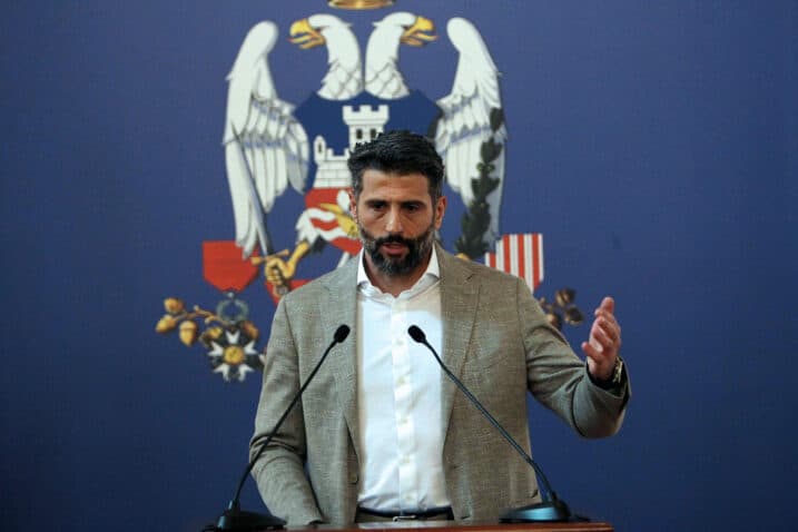 Slika uz članak: Htio izmjestiti Titov grob, sada traže da on ode: Šapić pod pritiskom nakon incidenta na ulici