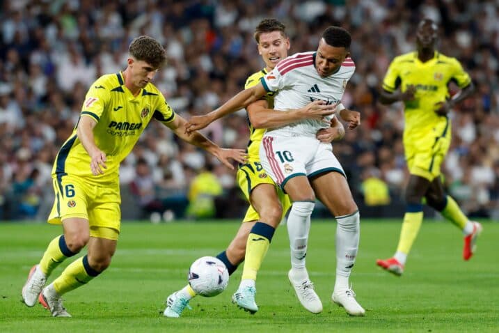 Slika uz članak: Real jedva dobio Villarreal. Viniciusu Junioru poništen pogodak i pokazan – crveni karton