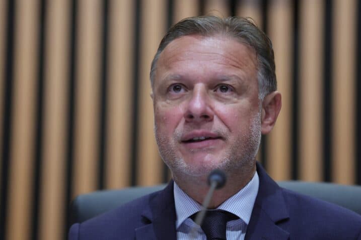Slika uz članak: HNS oštro osudio povike i pirotehniku na utakmici Hajduka i Ajaxa