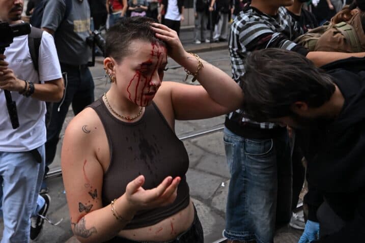 Slika uz članak: Sukob policije i demonstranata u centru Milana: Nekoliko ljudi povređeno