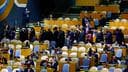 Slika uz članak: VIDEO Vučić ostao dok su mnogi napuštali dvoranu: Pogledajte trenutak koji se širi mrežama