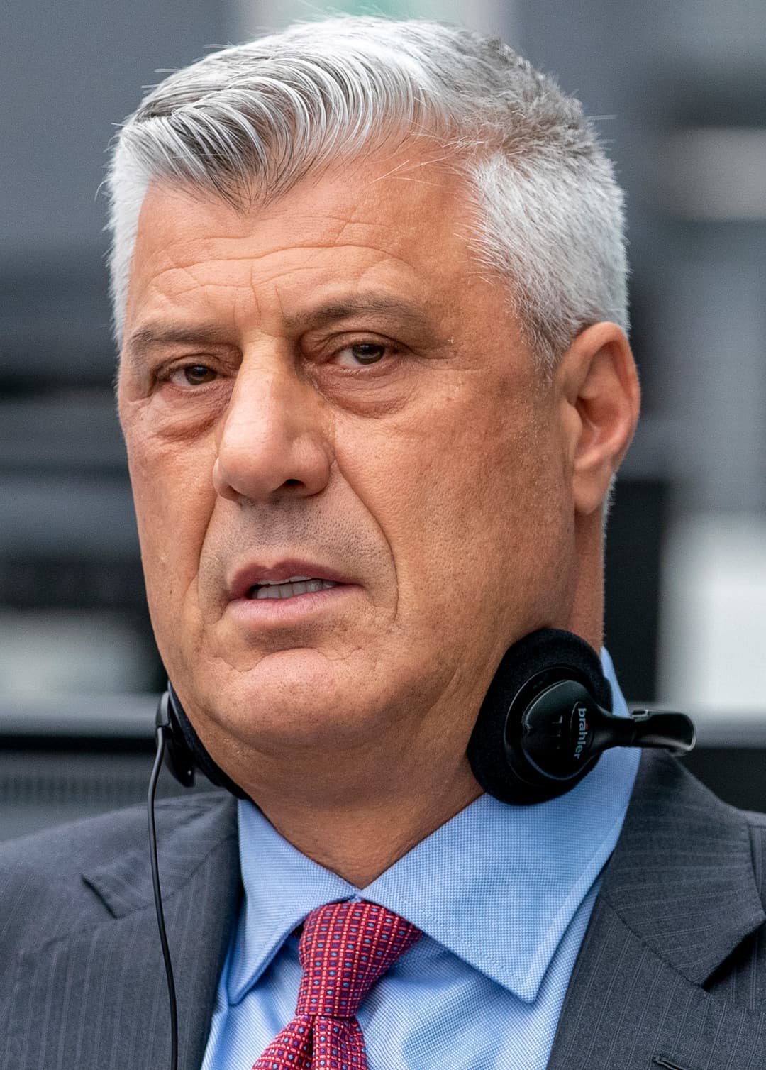 Slika uz članak: Albanski novinar u suzama nakon presude u Hagu: Kćerka me pitala “postoji li opasnost da Tači umre u zatvoru?”