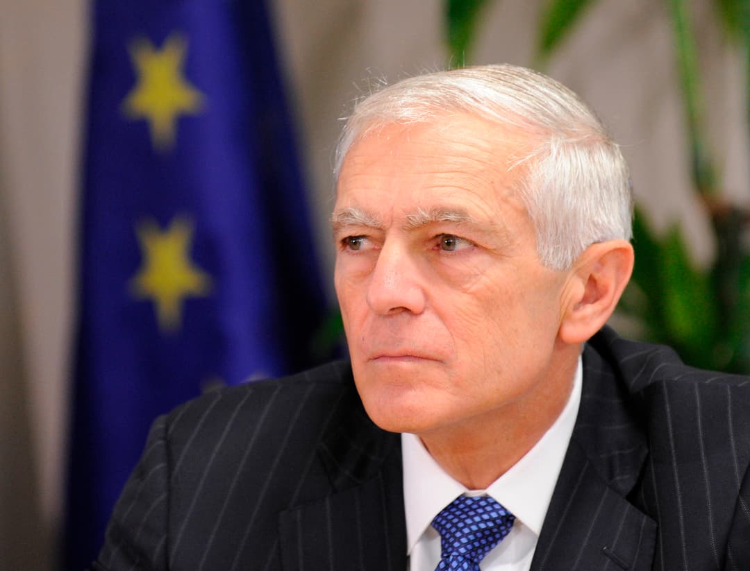 Slika uz članak: Vesli Klark šokiran presudom Tačiju i kaže da je Tači štitio i nedužno srpsko stanovništvo
