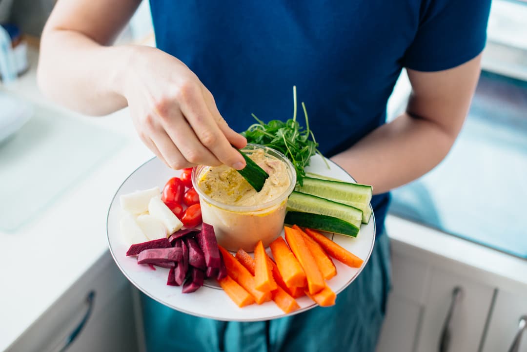 Slika uz članak: Da li ljudi koji se hrane plant based ishranom zaista žive duže? Nauka ima odgovor