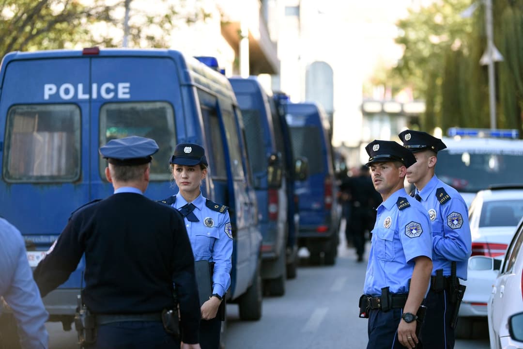 Slika uz članak: Uhapšeno 9 Srba u Zubinom Potoku: Sumnjiče se za navodni ratni zločin