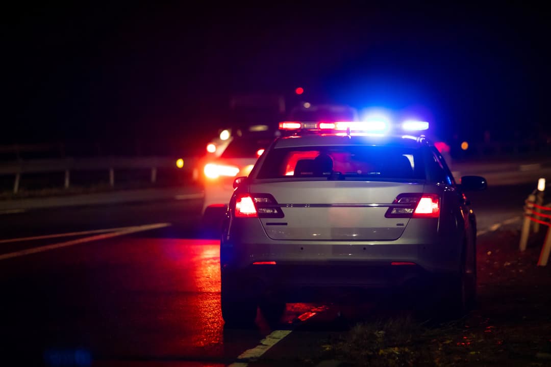 Slika uz članak: HAOS U ALBANIJI! Ukrao automobil, bežao policijskoj poteri, polupao četiri vozila... pa ga tek onda uhvatili!