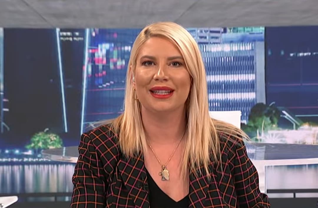 Slika uz članak: Mladenci stigli na proslavu, za njima i Sarapa: Dea ne skida osmeh na venčanju, koleginica joj donela kovertu