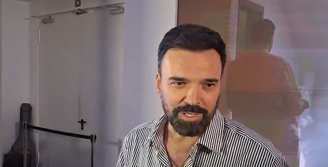 Slika uz članak: "Nisam smeo da priznam da sam pesnik" Ivan Bosiljčić o dečačkom strahu: Ovo je bio poseban trenutak za njega