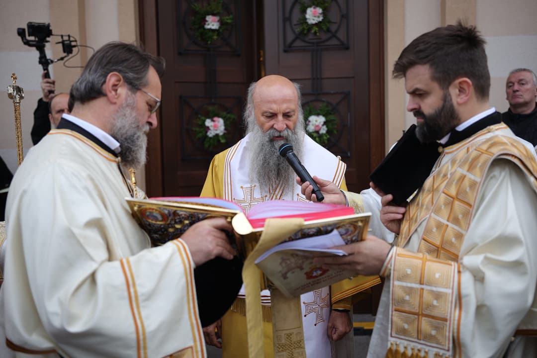 Slika uz članak: Patrijarh Porfirije osveštao hram u Palama: "Nigde ne osećam takvu radost"