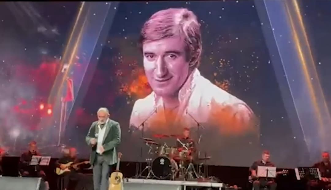 Slika uz članak: Počeo koncert posvećen Tomi Zdravkoviću: Sala puna, emocije preplavile publiku - OVAJ pevač je otvorio koncert
