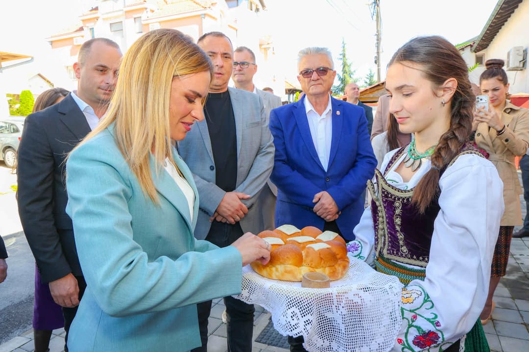 Slika uz članak: Đurđević Stamenkovski obišla novi Dnevni boravak u Aranđelovcu: Podrška osobama za invaliditetom