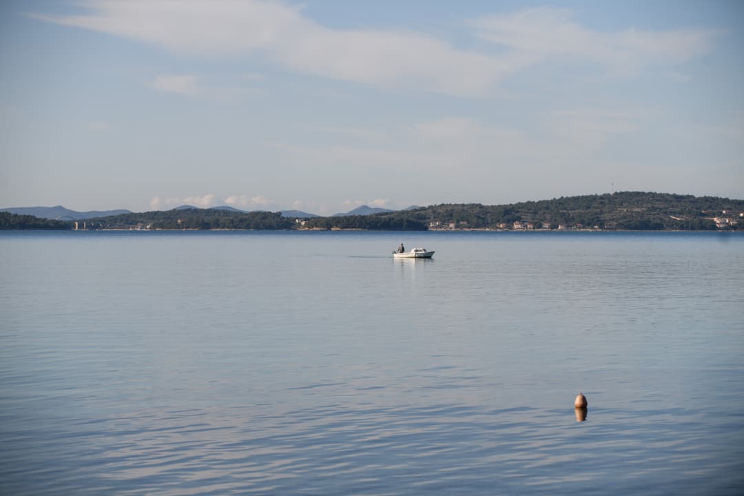 Slika uz članak: More na plaži u Stonu ponovno je podobno za kupanje