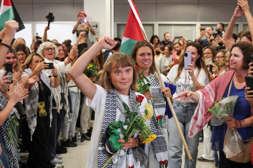 Slika uz članak: Greta Thunberg se pridružila učeničkim i studentskim prosvjedima u Francuskoj: ‘Krade nam se budućnost’