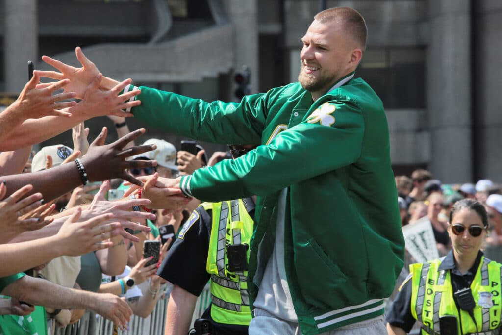 Slika uz članak: Kristaps Porzingis do daljnjeg van terena zbog zdravstvenih problema